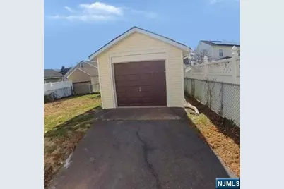 44 Tulip Street, Bergenfield, NJ 07621 - Photo 3