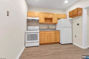 106 Peabody Pl, Newark, NJ 07104 - Photo 7