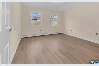 106 Peabody Place, Newark, NJ 07104 - Photo 5