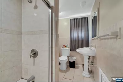 297 Hamilton Place, Hackensack, NJ 07601 - Photo 13