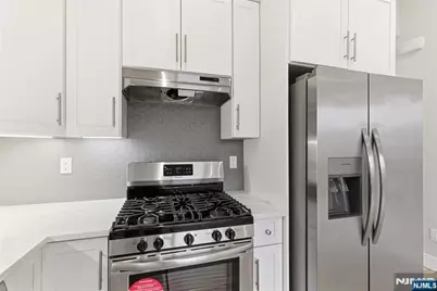 12 Dempsey Avenue A #A, Edgewater, NJ 07020 - Photo 9