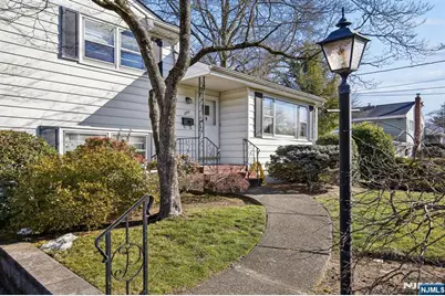 295 Georgian Drive, Paramus, NJ 07652 - Photo 11