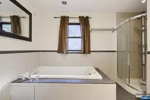 32 Hudson Terrace 2, Edgewater, NJ 07020 - Photo 15