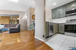 753 Summer 3D, Newark, NJ 07104 - Photo 15