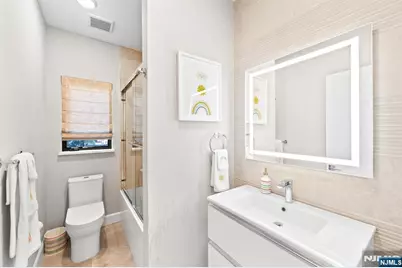 606 Undercliff Avenue 1 #1, Edgewater, NJ 07020 - Photo 19