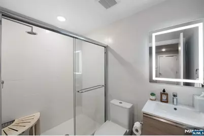 606 Undercliff Avenue 1 #1, Edgewater, NJ 07020 - Photo 31