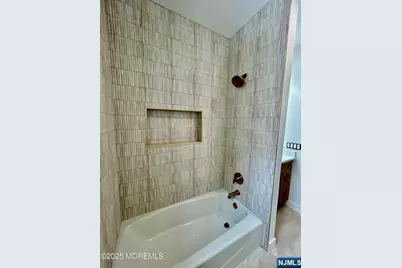 65 Knox Avenue, Cliffside Park, NJ 07010 - Photo 29