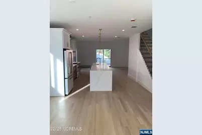 65 Knox Avenue, Cliffside Park, NJ 07010 - Photo 19