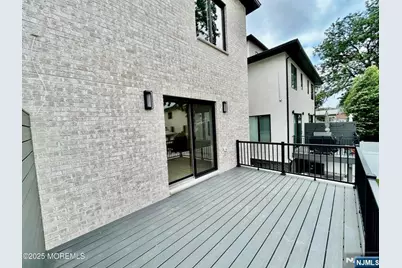 65 Knox Avenue, Cliffside Park, NJ 07010 - Photo 23