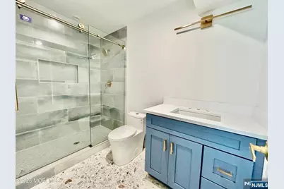 65 Knox Avenue, Cliffside Park, NJ 07010 - Photo 11