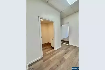 402 Hawthorne Avenue, Newark, NJ 07112 - Photo 3