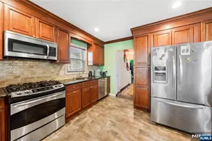 17 Dietrich St, Little Ferry, NJ 07643 - Photo 5