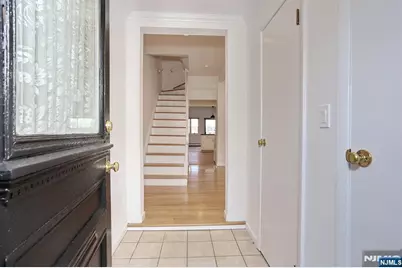 5 Beverly Place, Edgewater, NJ 07020 - Photo 3