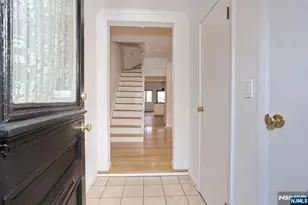 5 Beverly Pl, Edgewater, NJ 07020 - Photo 3