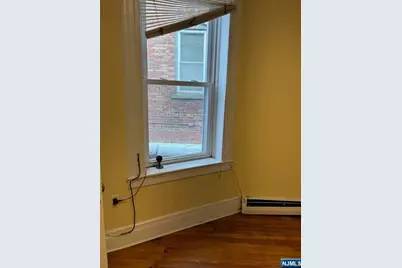 594 Valley Road 4 #4, Montclair, NJ 07043 - Photo 5