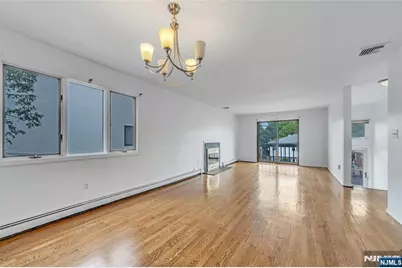 2410 3rd Street, Fort Lee, NJ 07024 - Photo 9