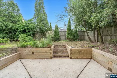 2410 3rd Street, Fort Lee, NJ 07024 - Photo 27