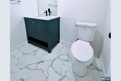 2410 3rd Street, Fort Lee, NJ 07024 - Photo 25