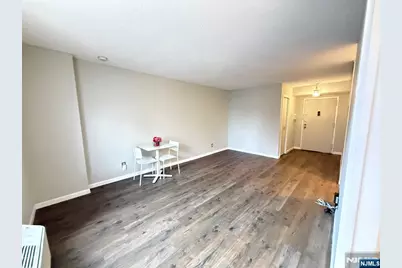 160 Overlook Avenue 11E2 #11E2, Hackensack, NJ 07601 - Photo 11