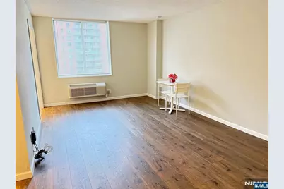 160 Overlook Avenue 11E2 #11E2, Hackensack, NJ 07601 - Photo 9