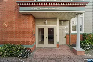 129 The 129, Edgewater, NJ 07020 - Photo 5