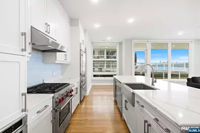 3 Somerset Lane 311 #311, Edgewater, NJ 07020 - Photo 9