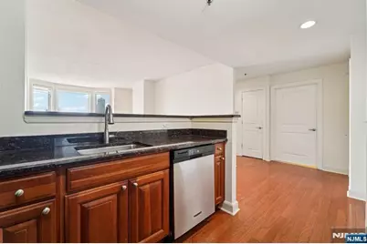 5311 City Place, Edgewater, NJ 07020 - Photo 9