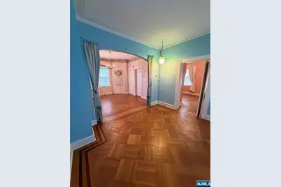 239 Washington Place, Hasbrouck Heights, NJ 07604 - Photo 3