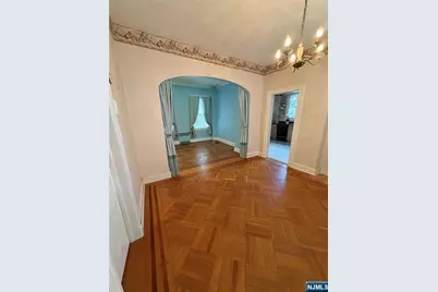 239 Washington Place, Hasbrouck Heights, NJ 07604 - Photo 5