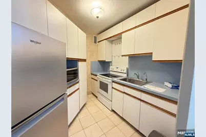 1450 Palisade 6E #6E, Fort Lee, NJ 07024 - Photo 5