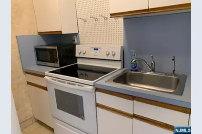 1450 Palisade 6E #6E, Fort Lee, NJ 07024 - Photo 5