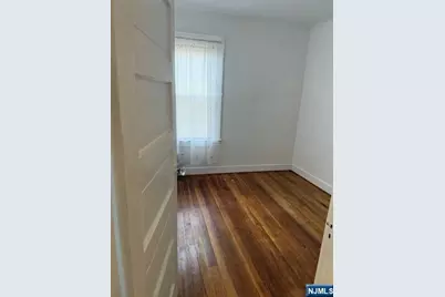 61 Locust Avenue 2 #2, Wallington, NJ 07057 - Photo 5