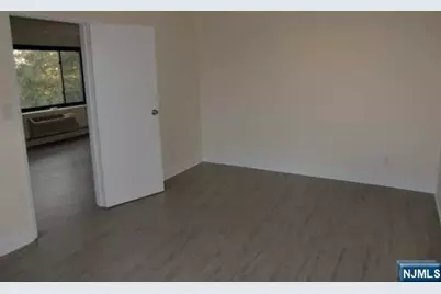 9 Columbia Terrace 3D #3D, Edgewater, NJ 07020 - Photo 15