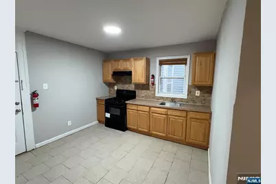 76-78 Halstead 2 #2, Newark, NJ 07106 - Photo 3