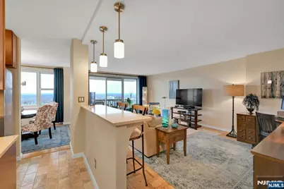 2000 Linwood Avenue 18B #18B, Fort Lee, NJ 07024 - Photo 9