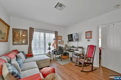 189 Forest Avenue 117 #117, Paramus, NJ 07652 - Photo 5