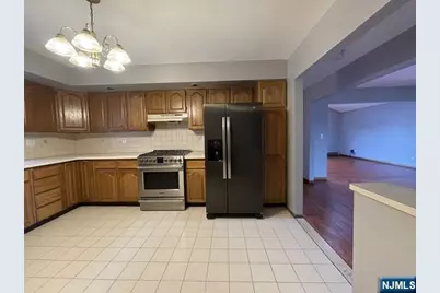 478 Lincoln Avenue 2nd Floor #2nd floor, Cliffside Park, NJ 07010 - Photo 7