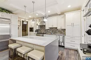 119 Hudson Cove, Edgewater, NJ 07020 - Photo 5