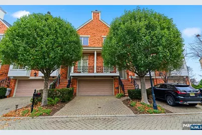 119 Hudson Cove, Edgewater, NJ 07020 - Photo 3