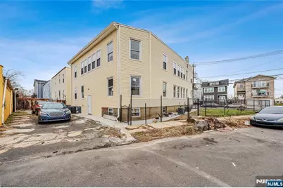 81 Wolcott Terrace, Newark, NJ 07112 - Photo 19