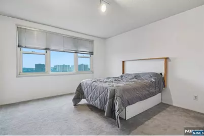 555 North 19W #19W, Fort Lee, NJ 07024 - Photo 9