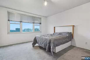 555 North 19W, Fort Lee, NJ 07024 - Photo 9