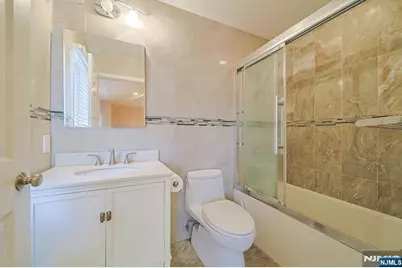 146B Myrtle B #B, Fort Lee, NJ 07024 - Photo 15
