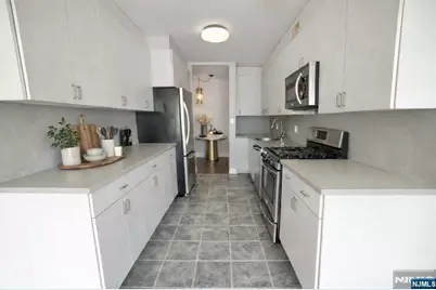 5 Horizon Road 203 #203, Fort Lee, NJ 07024 - Photo 3