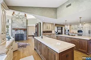 307 Freemans Ln, Franklin Lakes, NJ 07417 - Photo 21