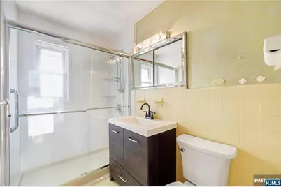 14 Lakeview Drive, Emerson, NJ 07630 - Photo 13