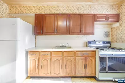 14 Lakeview Drive, Emerson, NJ 07630 - Photo 9