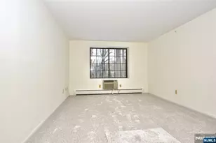 907 Thoreau Ct, Mahwah, NJ 07430 - Photo 3