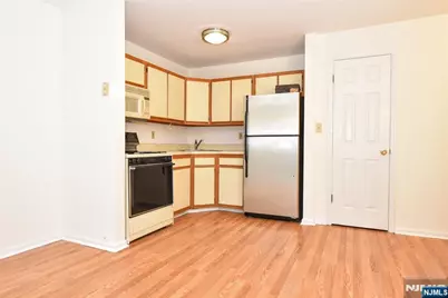 907 Thoreau Court, Mahwah, NJ 07430 - Photo 5