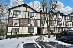 907 Thoreau Ct, Mahwah, NJ 07430 - Photo 1